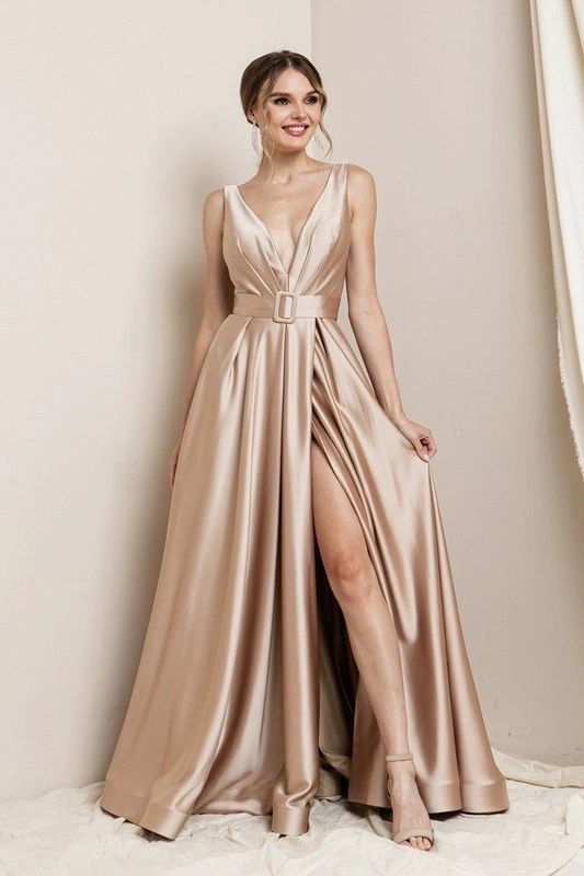 Color 2025 champagne ropa